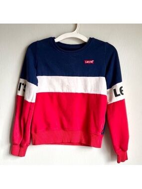 Cute Levi's sweater top